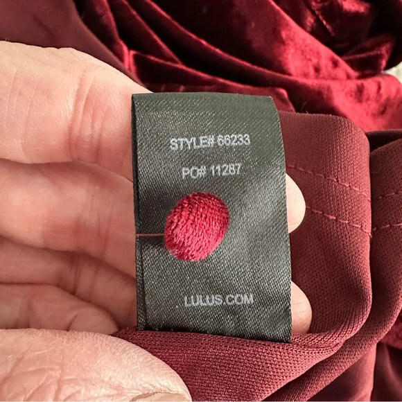 LuLu’s Burgundy Velvet Backless Skater dress style 66233 size Medium GUC - Picture 9 of 13